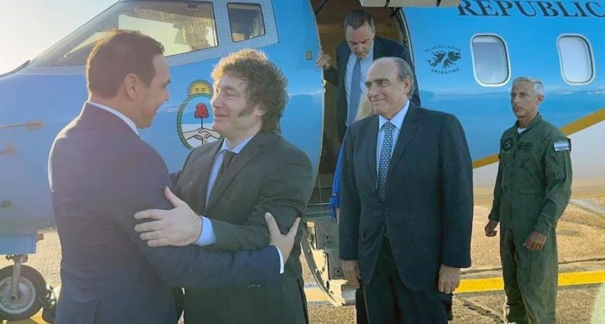 Corrientes: La Libertad Avanza se acerca a un acuerdo con Gustavo Valdés y crece la tensión en el peronismo