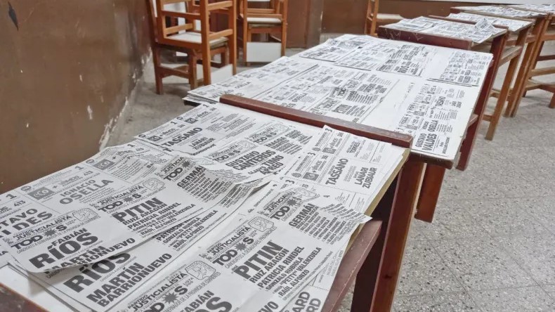 Habrá más de 56 boletas en cada cuarto oscuro de los comicios