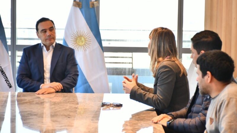 Valdés y su gabinete analizan la crisis laboral en Tapebicuá