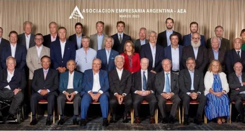 Javier Milei apura la dolarización (y el Círculo Rojo lo sabe)
