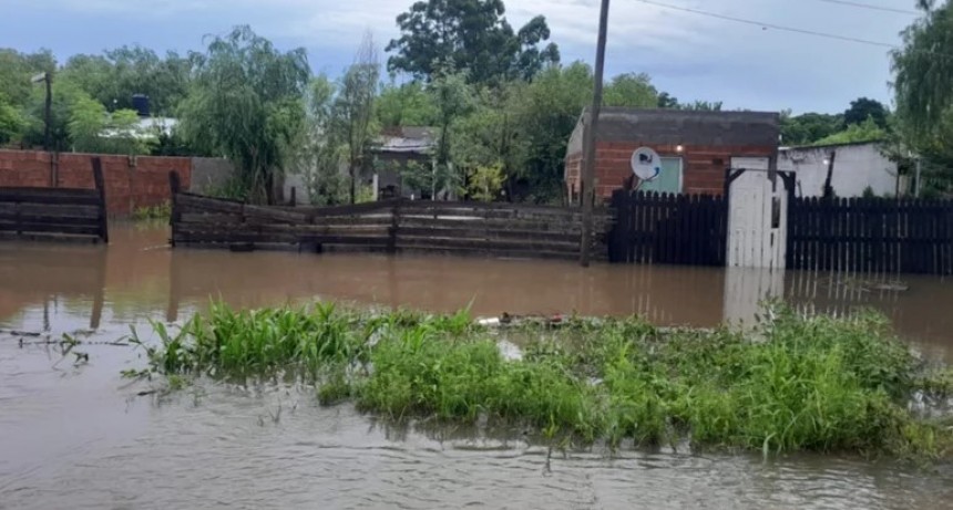 Serios anegamientos por las intensas lluvias en varias localidades correntinas