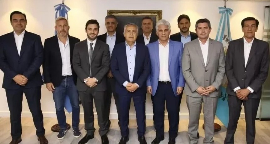 Los gobernadores de Juntos por el Cambio le reclaman seis puntos a Javier Milei