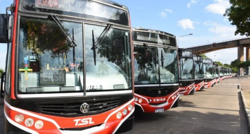 Colectivos: la Municipalidad pide un boleto a $727 y el empresariado a $832