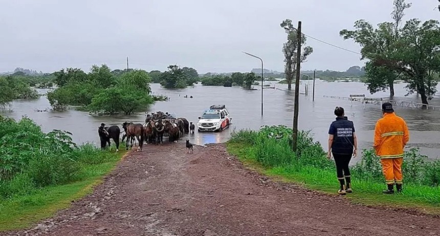 Evacuaron a 280 personas por inundaciones en el centro y sur de Corrientes