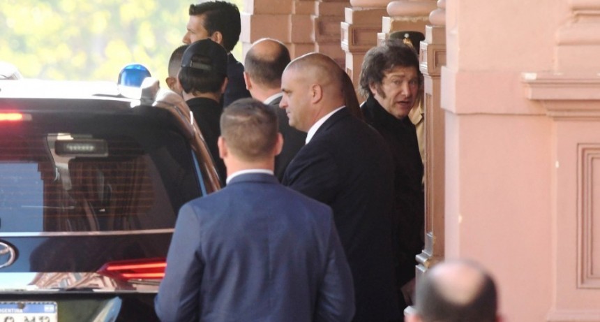 Milei prorrogó las sesiones extraordinarias en una señal que la ley ómnibus está trabada