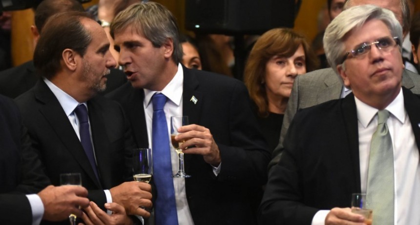 El mercado sospecha información privilegiada detrás del interés por acciones de ByMA justo antes que Caputo les libere 120 mil millones