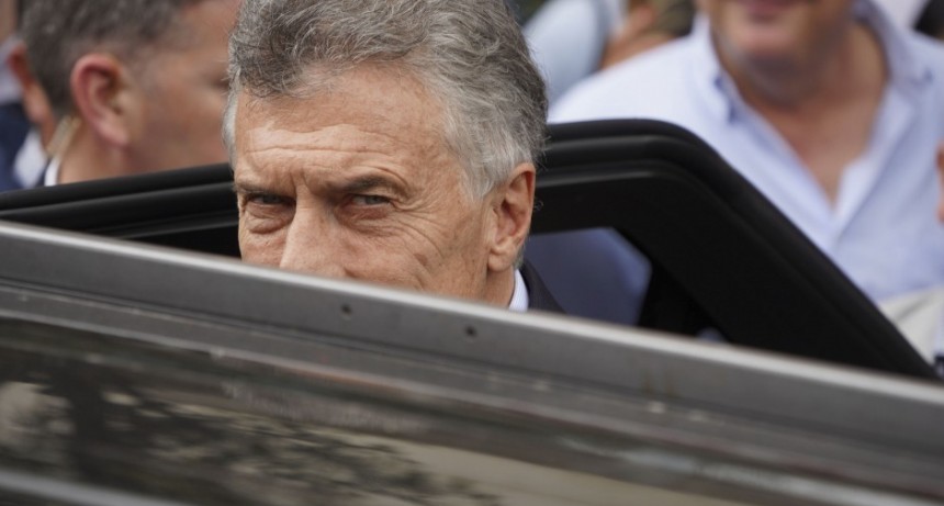 Rebelión en las bases del PRO contra Macri por entregarse a Milei: 