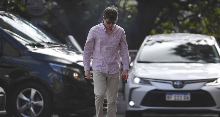 Santiago Caputo cruzó a Lacunza y complica la negociación con Macri antes que empiece