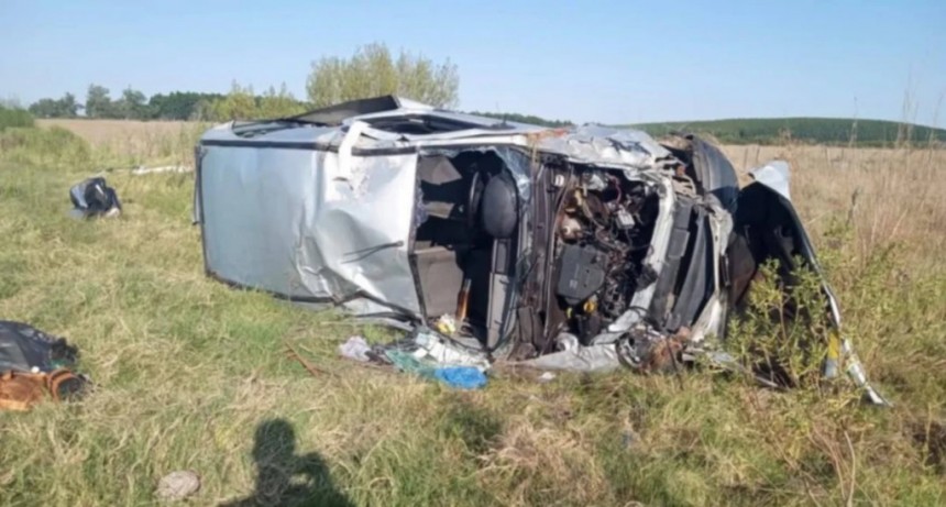 Murió una mujer tras el despiste y vuelco de un utilitario en la Ruta 14