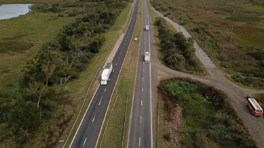 El Gobierno selló los primeros contratos de las rutas 12 y 14