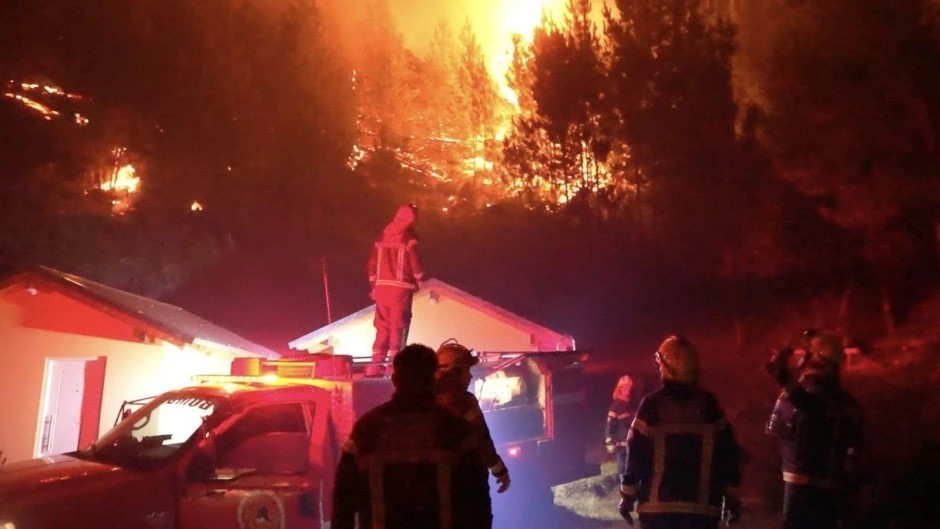 Drama en la Patagonia: Milei bajó 78% los fondos para el combate de los incendios