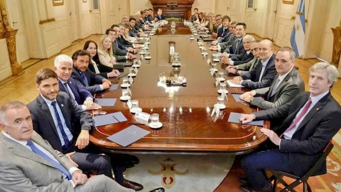 Las provincias deberán pagar USD 2.500 millones de deuda: El mecanismo de una estafa que nos deja sin soberanía