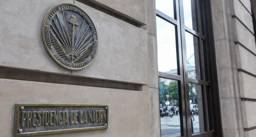 Se acumulan pedidos para que los tribunales frenen el DNU de la SIDE