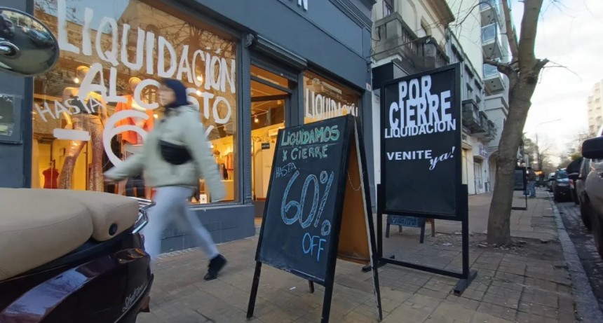 El apagón industrial no se puede esconder: Las fábricas funcionan a media máquina y la recesión golpea la calle