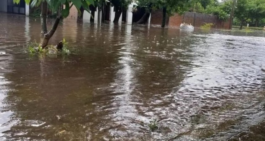 Desastre en Esquina: un fuerte temporal de 130 milímetros dejó a la ciudad bajo agua