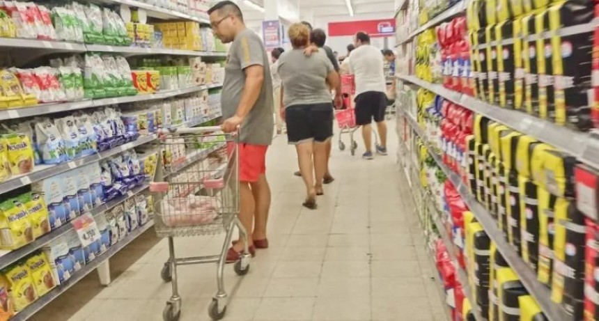 Alerta en el sector privado: Industriales y supermercadistas advierten una profundización de la recesión para este año