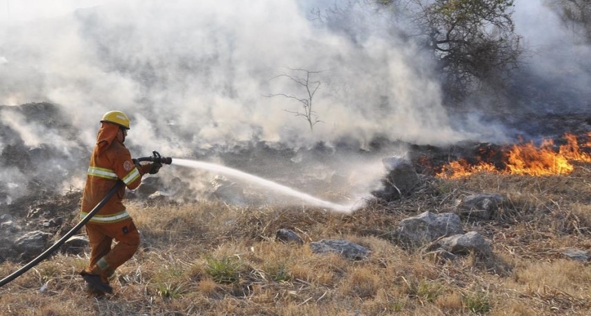 Emergencia en el Corredor de la Ruta 14: Entre el peligro de incendios y la crisis sanitaria en La Cruz