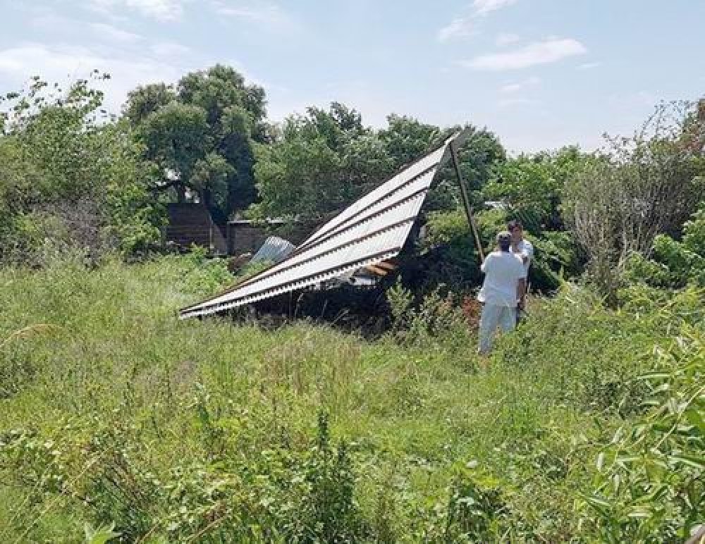 Otra tormenta fugaz se abatió sobre mercedes y causó numerosos daños