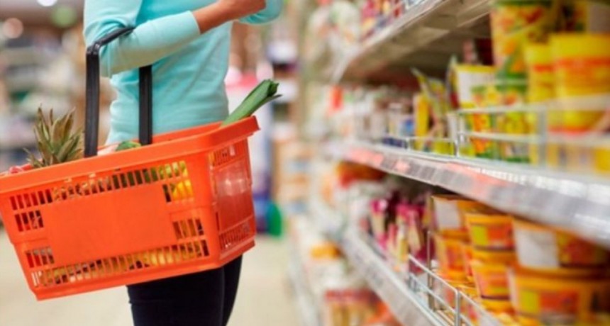 Las ventas en comercios minoristas cayeron 28,5% interanual en enero, según CAME