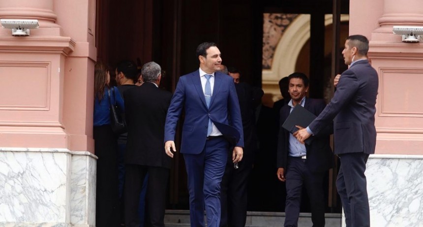Milei le giró un ATN de 1000 millones al correntino Valdés, que pagó la transmisión televisiva del carnaval de Corrientes