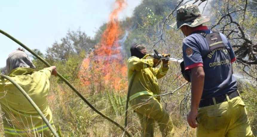 Curuzú Cuatiá: la lucha contra el fuego no da tregua