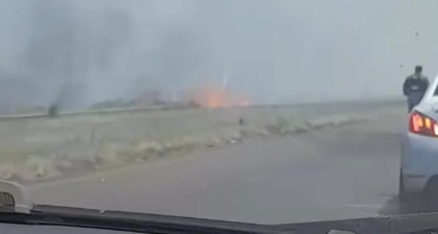 Por un incendio, el acceso a una localidad correntina está cortado