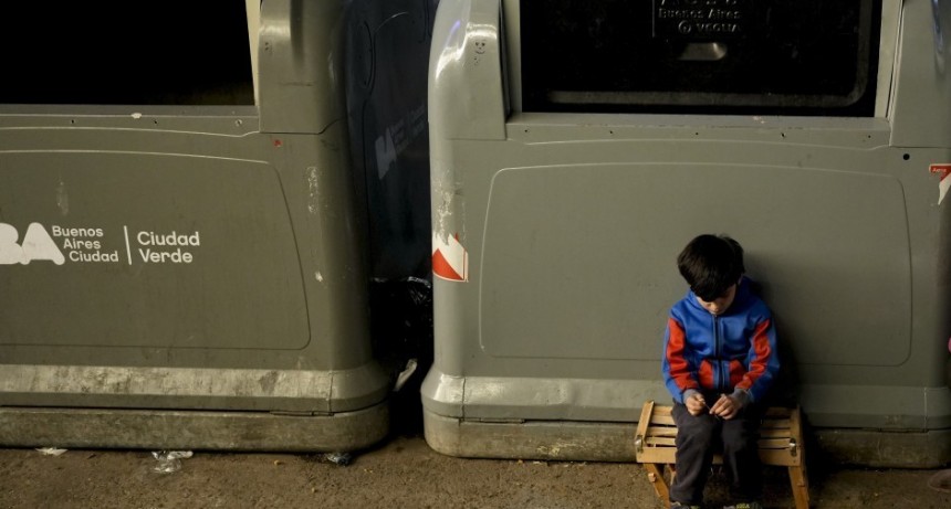 Un millón de niños se van a dormir sin comer mientras las lácteas tiran la leche por falta de ventas