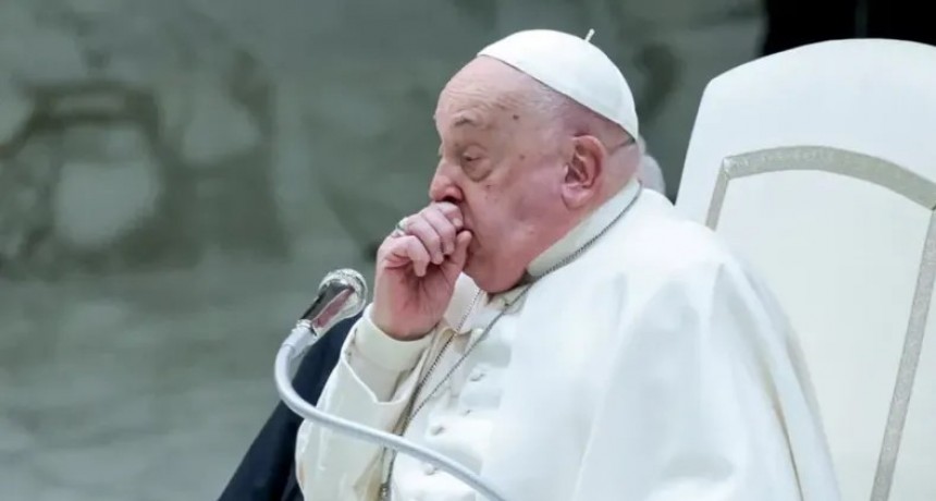 Preocupación por el papa Francisco: el Vaticano confirmó que sufre una neumonía bilateral