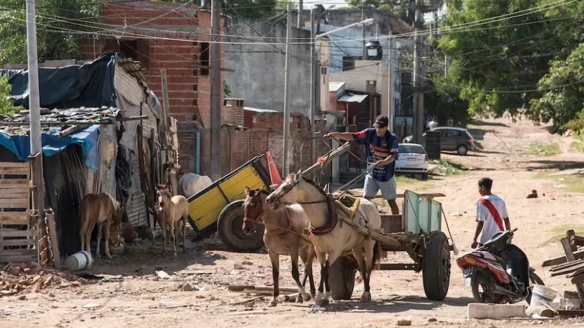 Una familia necesitó más de $1.360.000 para no ser pobre: El abismo salarial de Corrientes al descubierto