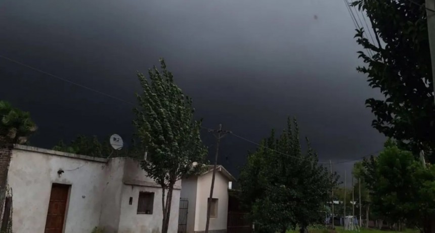 Desastre en San Roque: Un fuerte temporal provocó voladuras de techos y graves destrozos