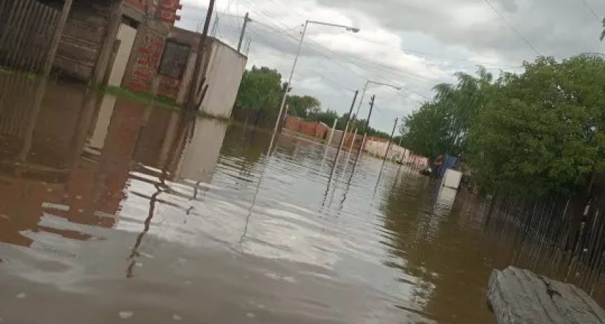 El temporal no da tregua al sur correntino: graves inundaciones en Monte Caseros y destrozos en San Roque