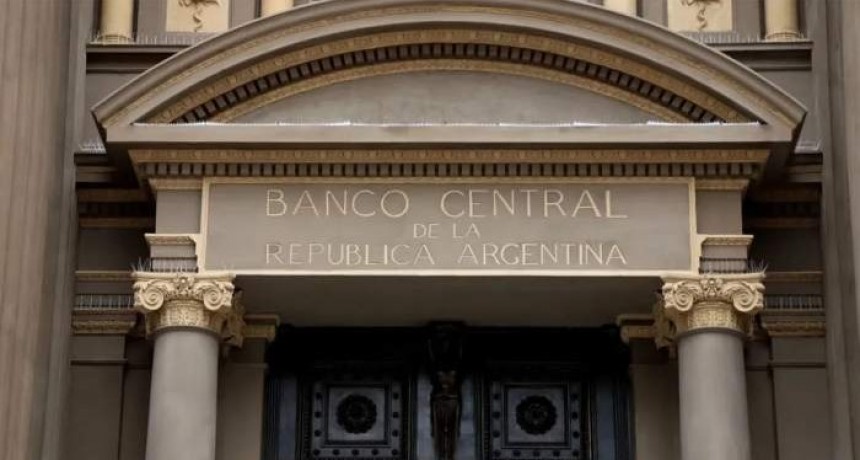 Analistas económicos anticipan un dólar a $1.700 para diciembre