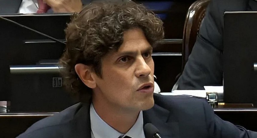 Martín Lousteau, enemigo designado de Javier Milei: el centro se hace los rulos