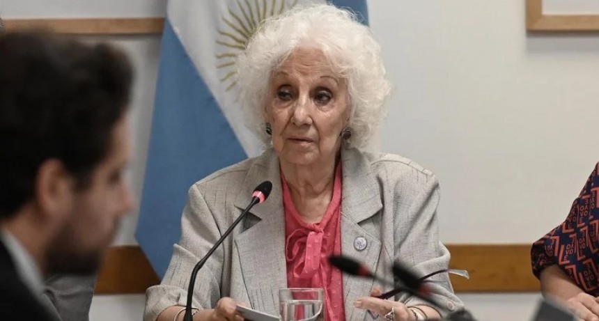 Estela de Carlotto denunció que le estaban interviniendo el teléfono en vivo durante una entrevista