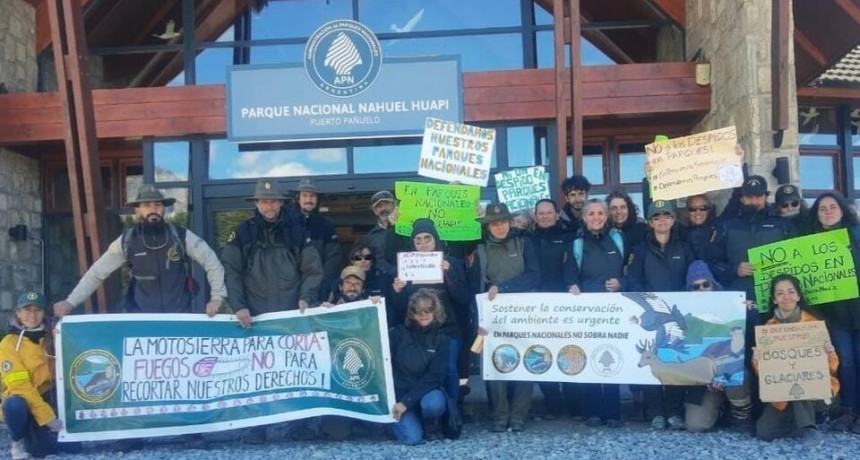 Despidos a trabajadores de Parques Nacionales: realizan protestas en varios puntos turísticos durante Semana Santa