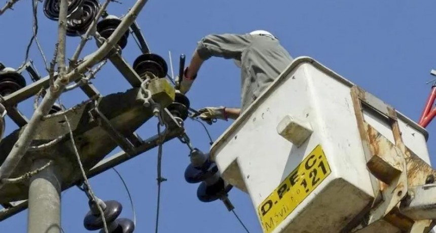 Críticas y quejas por el servicio de energía eléctrica el fin de semana