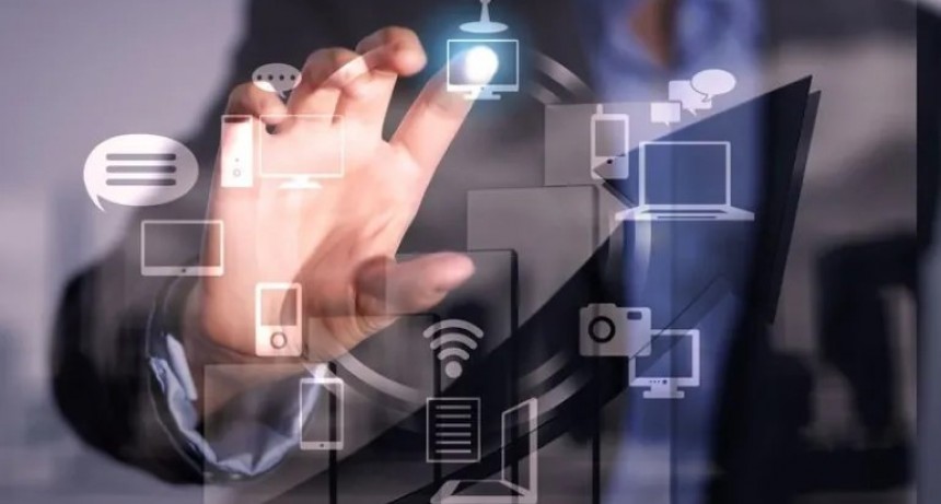Por decreto, Milei liberó el mercado de telefonía, Internet y TV