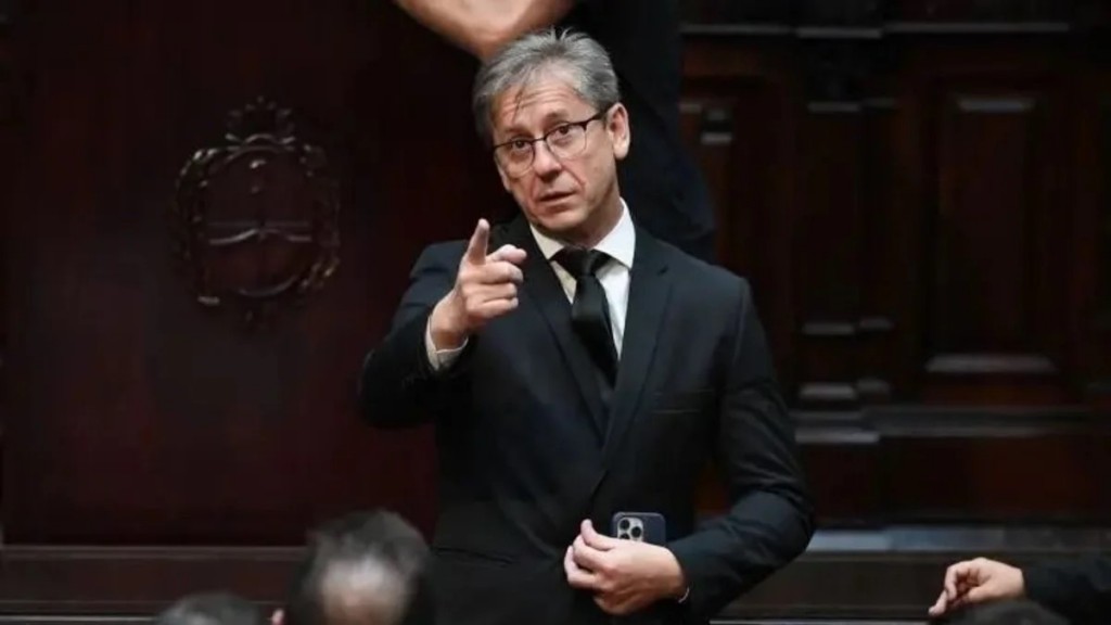 Vischi aspira a la gobernación: 