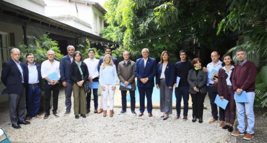 Sorpresivo encuentro entre Cassani y Camau: 