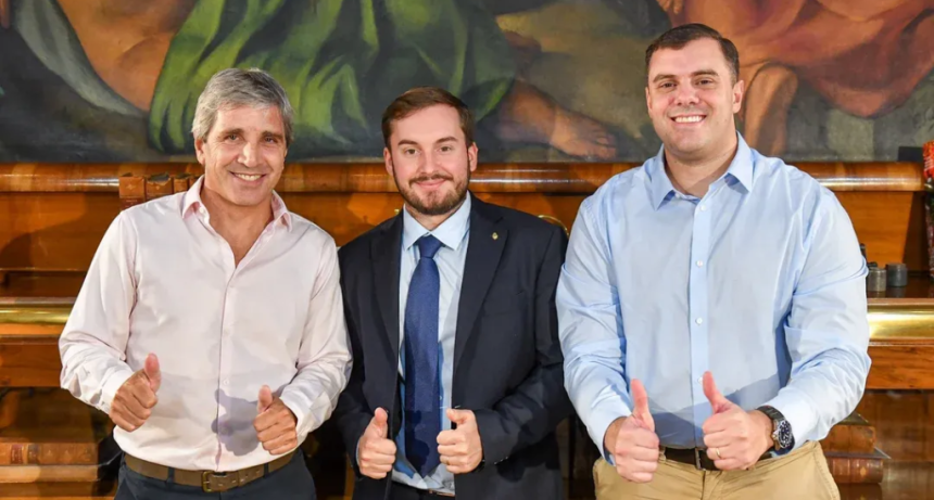 Presentan denuncia penal para que se investigue el festival de cr&eacute;ditos a funcionarios libertarios