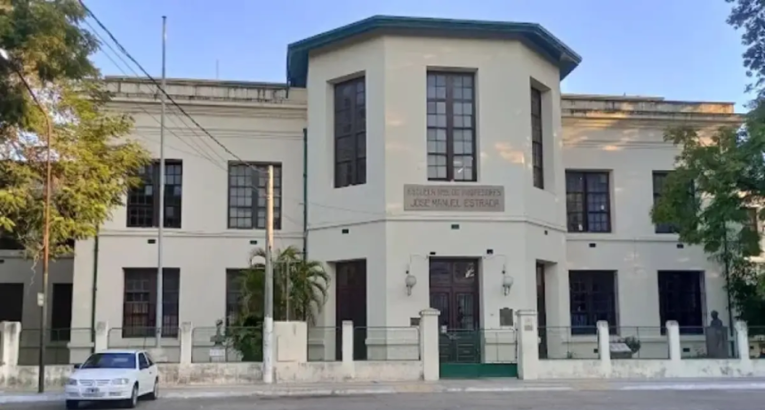 Susto en la escuela regional: Tres docentes hospitalizadas tras incidente con qu&iacute;micos