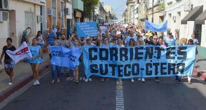Este jueves 23 volverán a parar los docentes: salarios, descuentos y financiamiento escolar entre los reclamos
