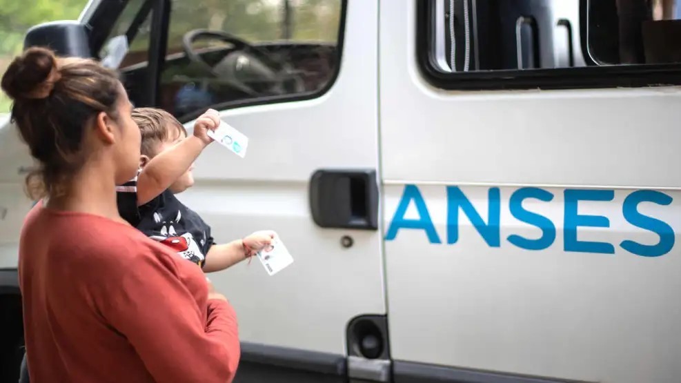 Corrientes: más de un tercio de niños y adolescentes sobreviven con la AUH