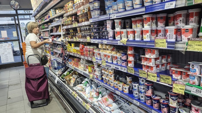 Milei festeja la inflación, la gente la padece