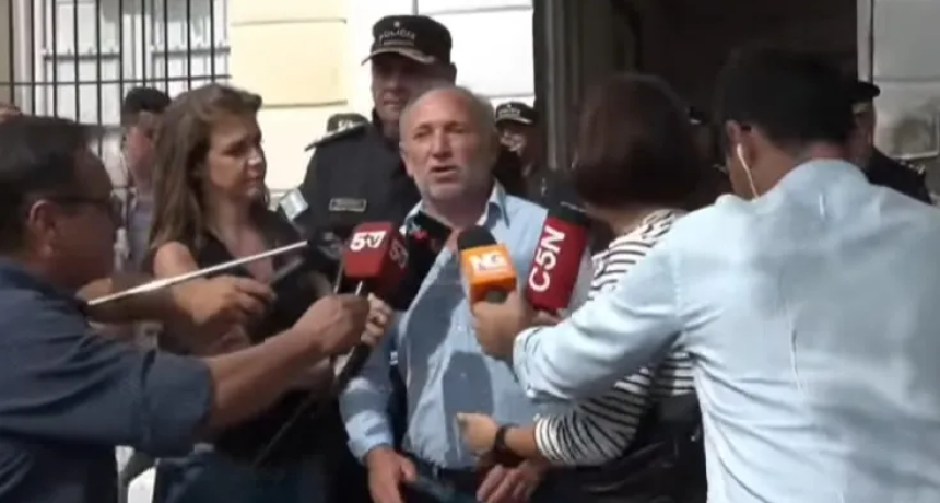 Ad&aacute;n Gaya desde Esquina: 