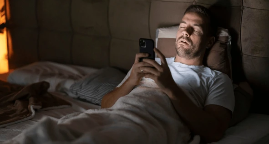 DEBATE NACIONAL: &iquest;Hay que responder el WhatsApp del trabajo fuera del horario laboral?