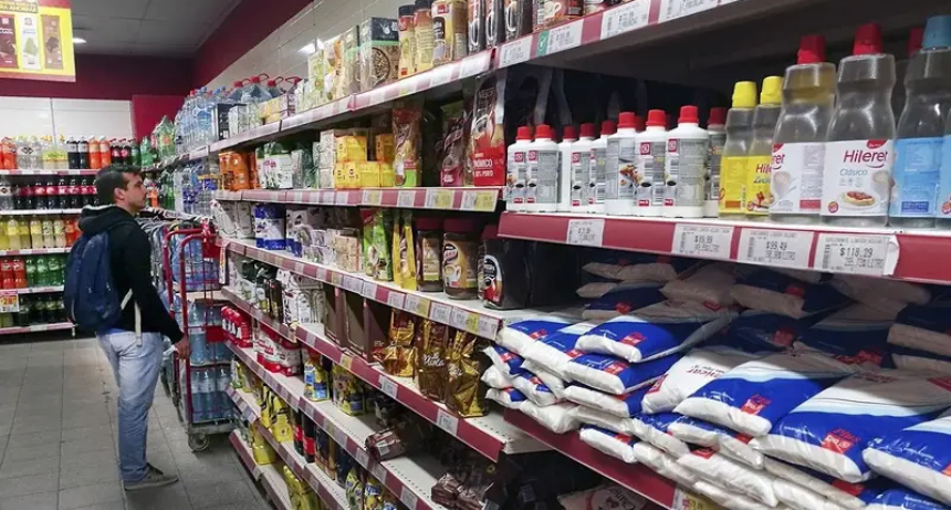 Impacto en las g&oacute;ndolas: Productos esenciales registran subas muy por encima del promedio en los supermercados