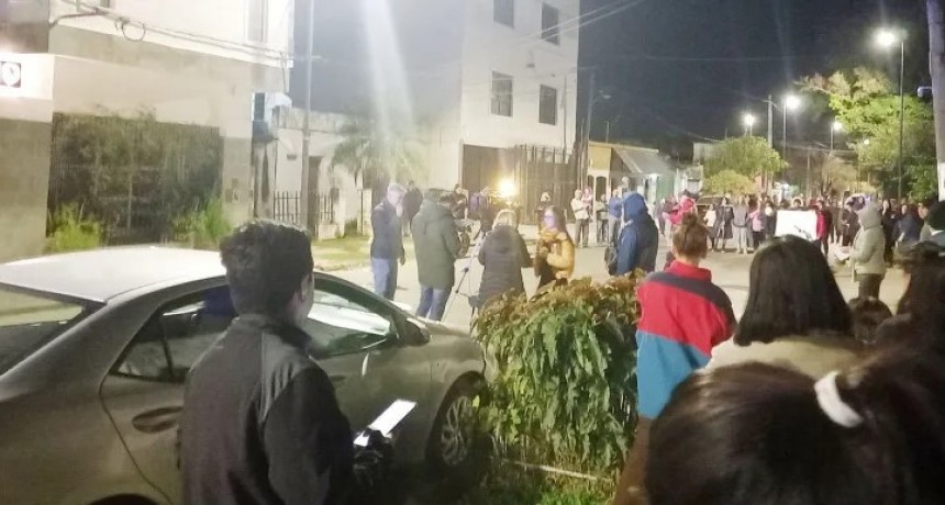 Incidentes frente al hotel donde estaba alojada Laudelina, la tía de Loan