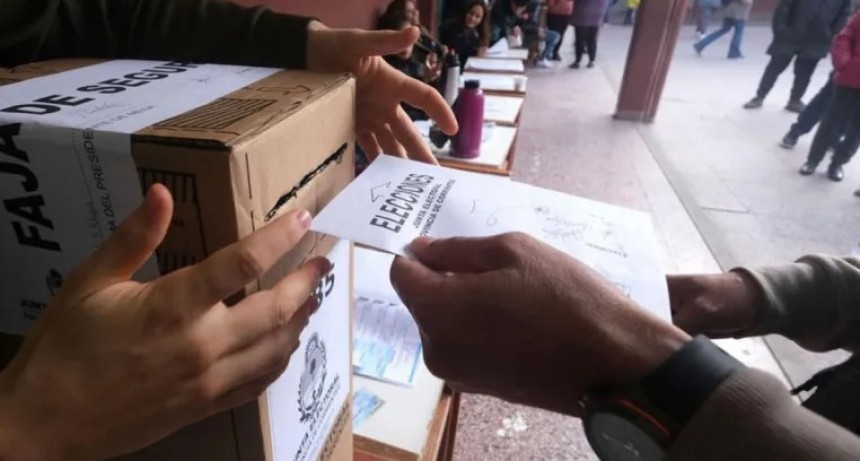 Los frentes de campaña definen estrategias y arrancan motores