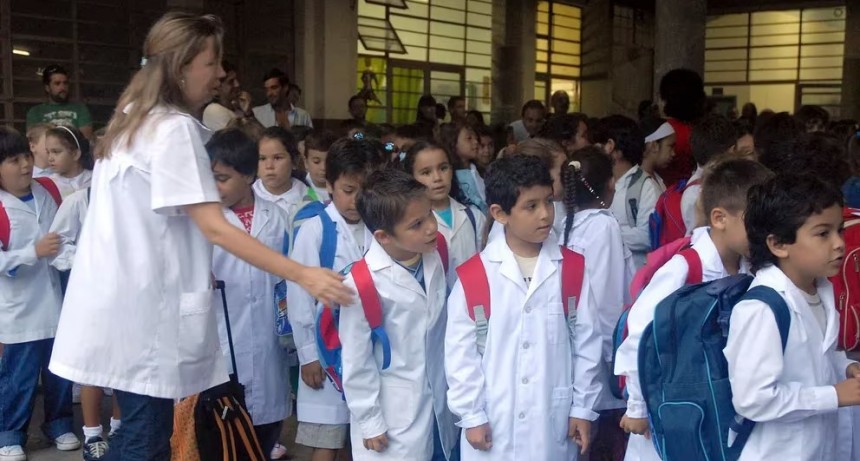 El Gobierno fijó el nuevo salario mínimo para los docentes